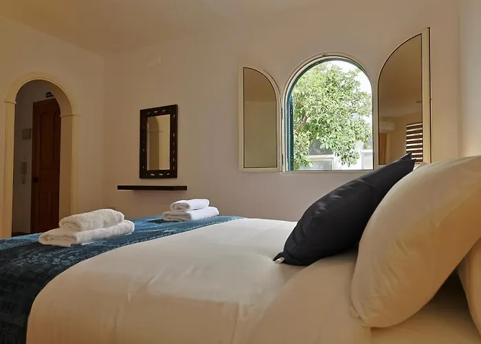 Modern 1br Near Spinola Bay T4