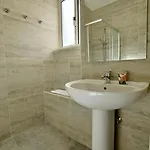 Modern 1br Near Spinola Bay T4 Saint Julian's