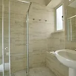 Modern 1br Near Spinola Bay T4 Apartmán *