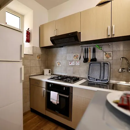 Modern 1br Near Spinola Bay T4 *