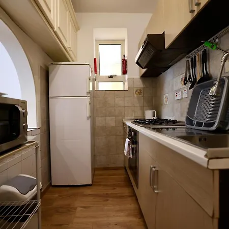 Modern 1br Near Spinola Bay T4 Saint Julian's