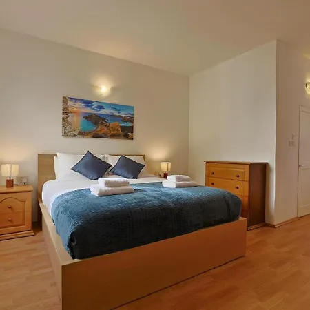 Modern 1br Near Spinola Bay T4 *