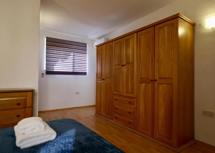 Modern 1br Near Spinola Bay T4