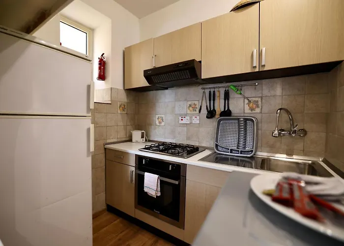 Modern 1br Near Spinola Bay T4 *