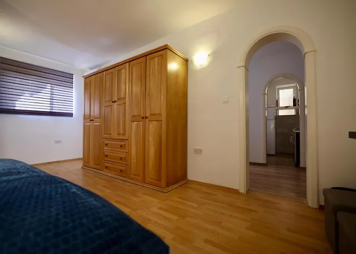 Modern 1br Near Spinola Bay T4