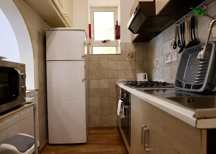 Modern 1br Near Spinola Bay T4 Saint Julian's