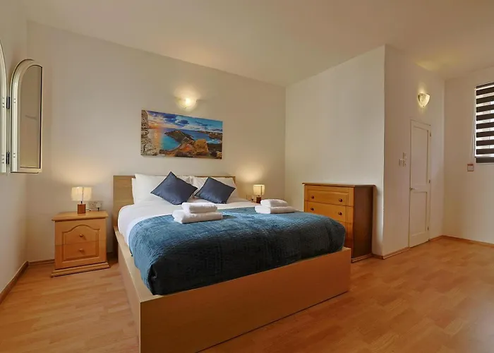 Modern 1br Near Spinola Bay T4 *